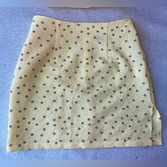 Yellow Mini Skirt and Crop Top Set | Women’s Size XS - Picture 9 of 10